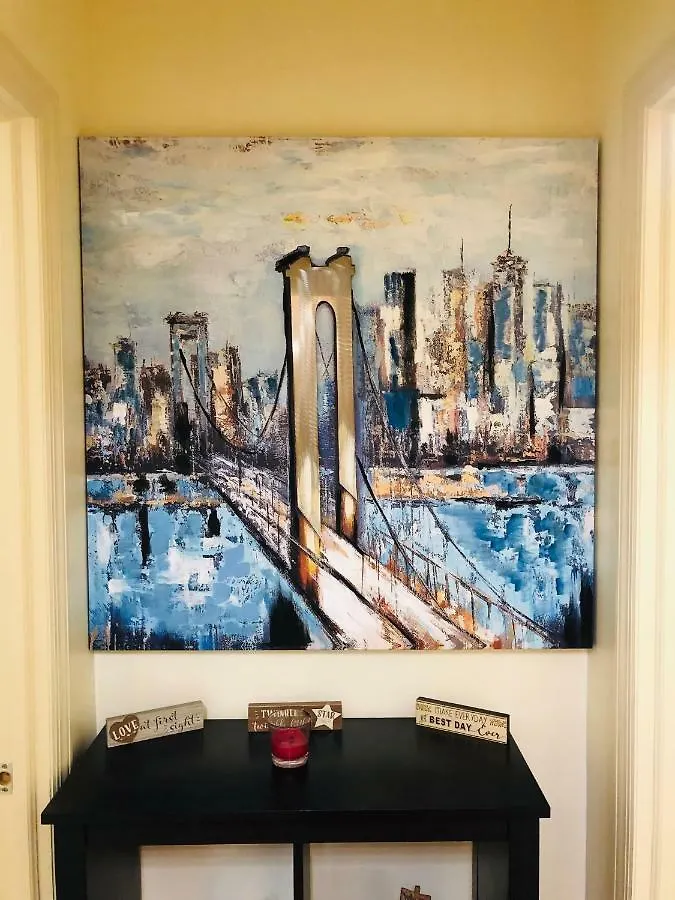 Modern 2 Bedroom Apartment Nyc New York United States